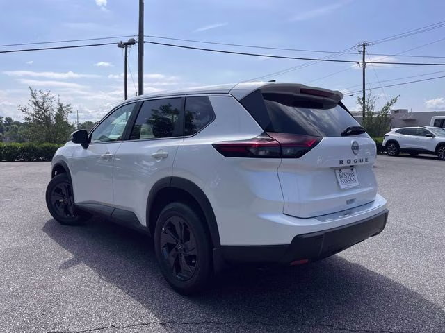 2026 Everest White Pearl Tricoat Nissan Rogue SV FWD SUV