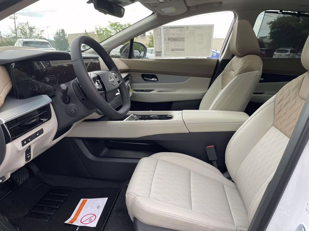 2026 Everest White Pearl Tricoat Nissan Murano Platinum AWD SUV