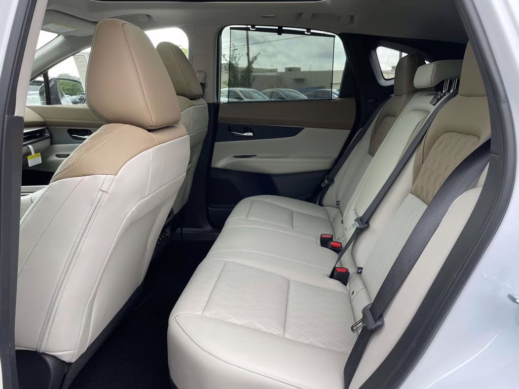 2026 Everest White Pearl Tricoat Nissan Murano Platinum AWD SUV