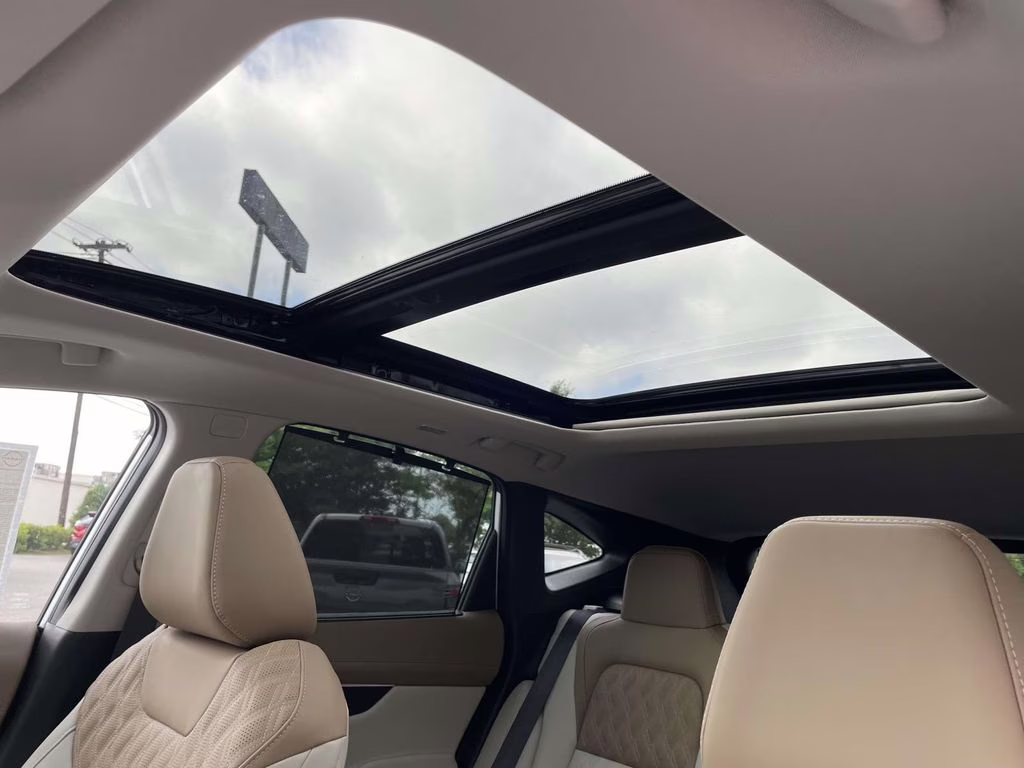 2026 Everest White Pearl Tricoat Nissan Murano Platinum AWD SUV