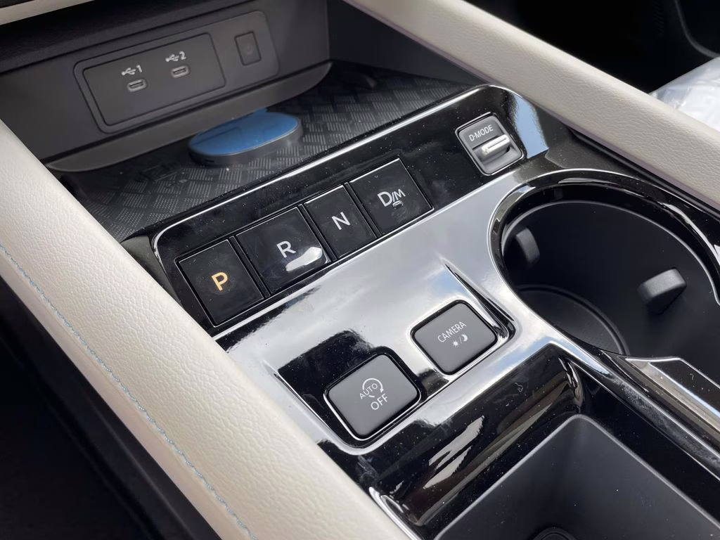 2026 Everest White Pearl Tricoat Nissan Murano Platinum AWD SUV