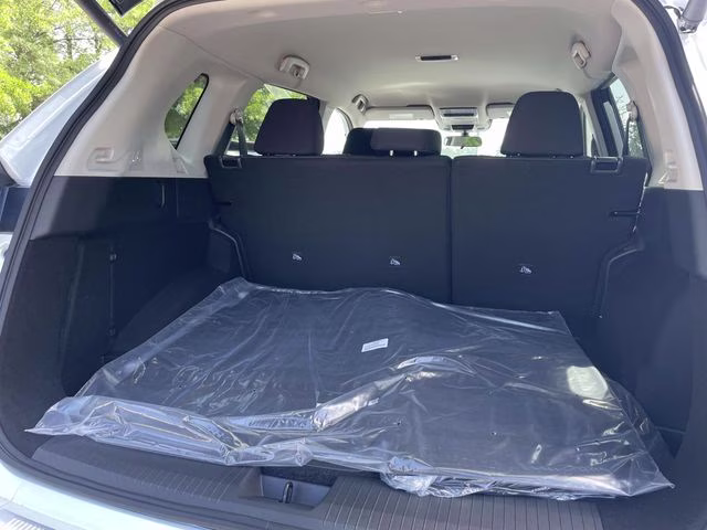 2026 Everest White Pearl Tricoat Nissan Rogue SV FWD SUV