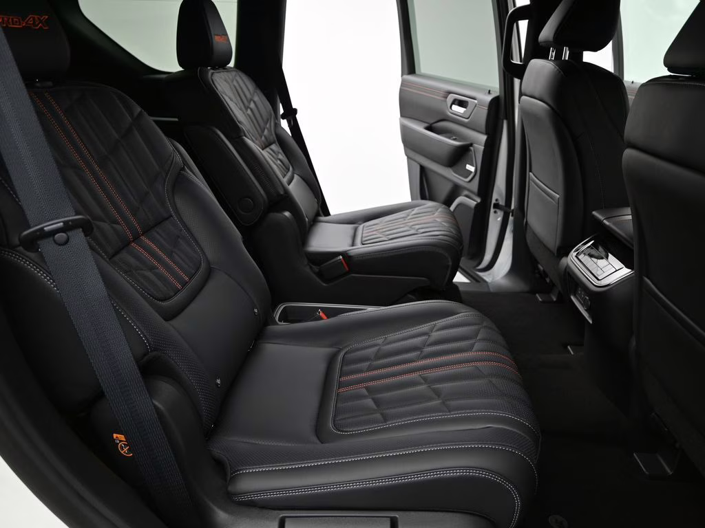 2026 Aspen White/Super Black Nissan Armada PRO-4X 4X4 SUV