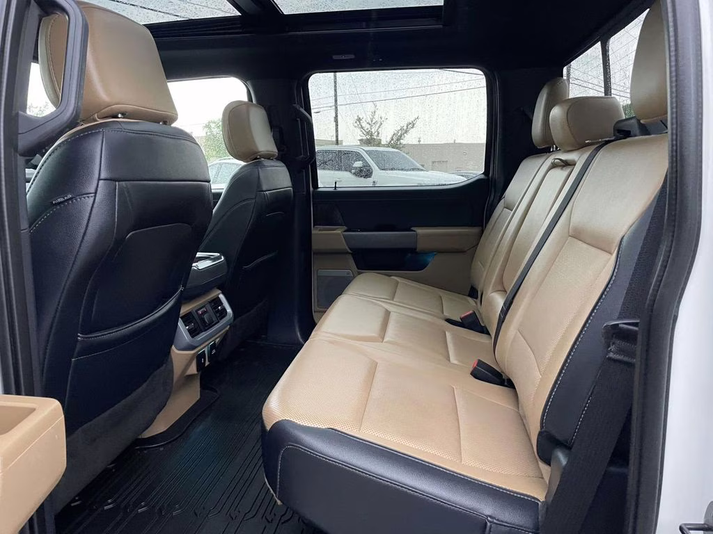 2023 White Ford F-150 Lariat 4X4 Truck