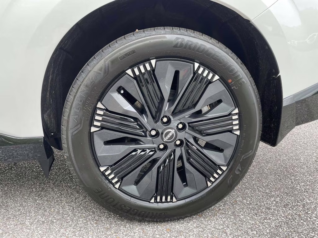 2026 Everest White Pearl Tricoat Nissan Murano Platinum AWD SUV