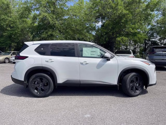 2026 Everest White Pearl Tricoat Nissan Rogue SV FWD SUV
