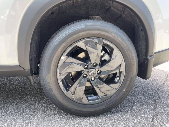 2026 Everest White Pearl Tricoat Nissan Rogue SV FWD SUV