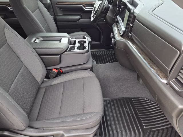 2024 Summit White Chevrolet Silverado 1500 LT 4X4 Truck