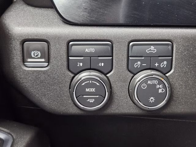 2024 Summit White Chevrolet Silverado 1500 LT 4X4 Truck