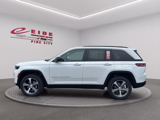2026 Bright White Clearcoat Jeep Grand Cherokee Limited 4X4 SUV