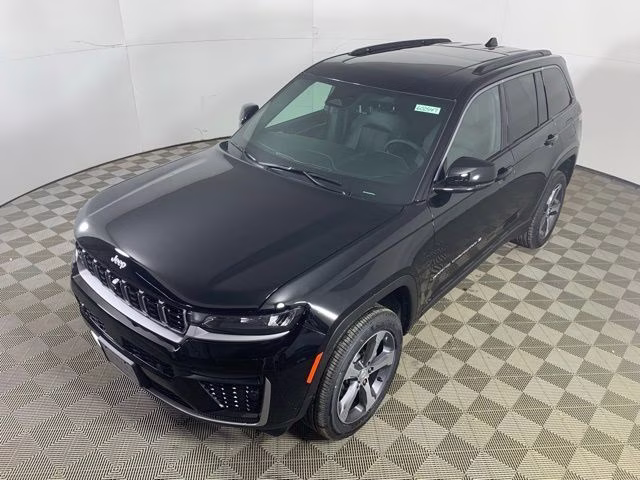 2026 Diamond Black Crystal Pearlcoat Jeep Grand Cherokee Limited 4X4 SUV
