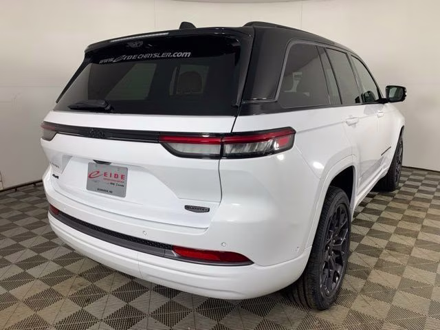 2026 Bright White Clearcoat Jeep Grand Cherokee Summit 4X4 SUV