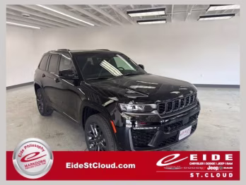 2026 Diamond Black Crystal Pearlcoat Jeep Grand Cherokee Limited Reserve 4X4 SUV