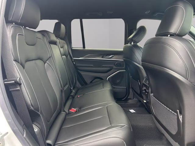 2026 Bright White Clearcoat Jeep Grand Cherokee Limited 4X4 SUV