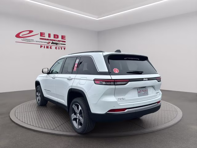 2026 Bright White Clearcoat Jeep Grand Cherokee Limited 4X4 SUV
