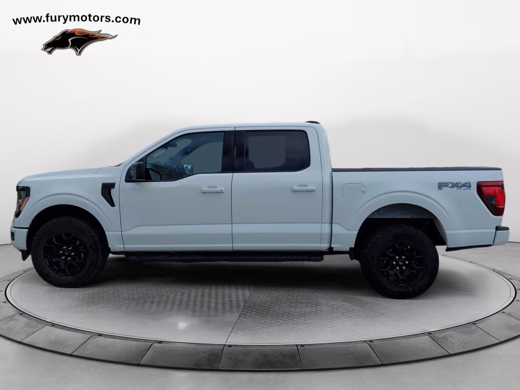 2025 Oxford White Ford F-150 XLT  w/Black Appearance Package 4X4 Truck