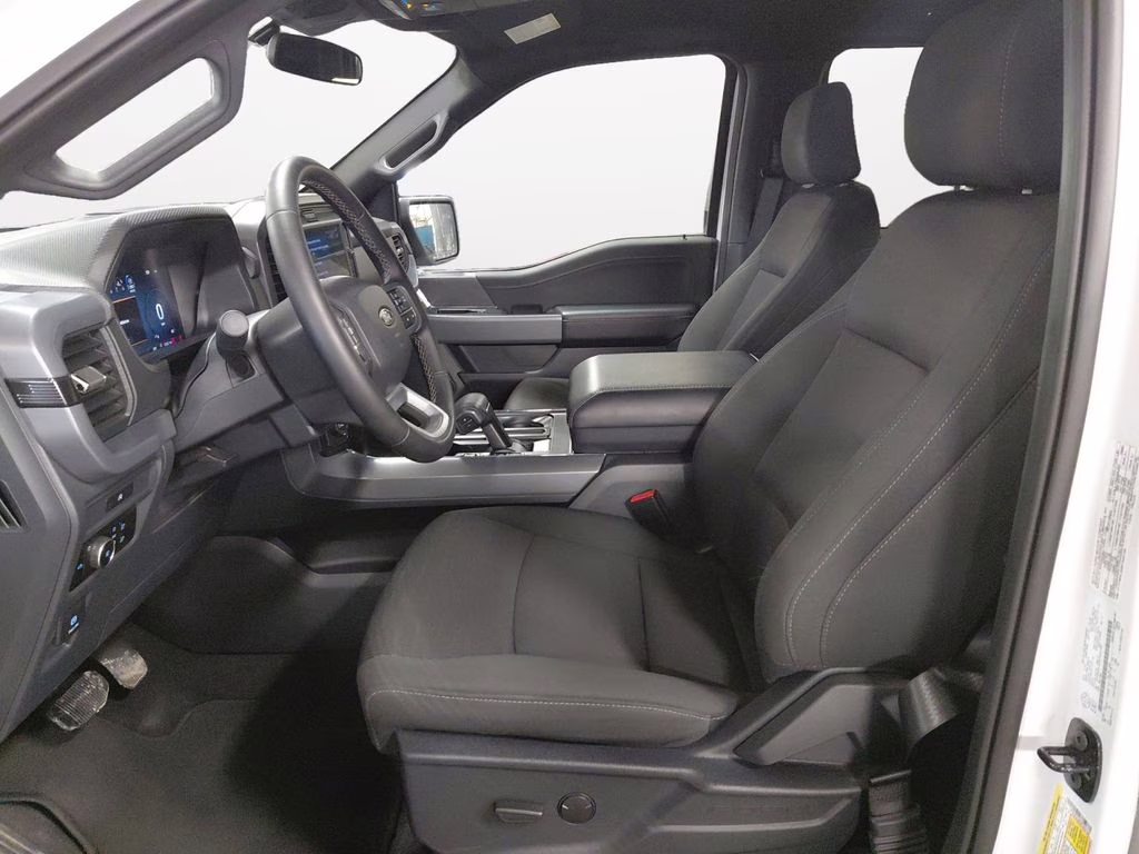 2025 Oxford White Ford F-150 XLT  w/Black Appearance Package 4X4 Truck