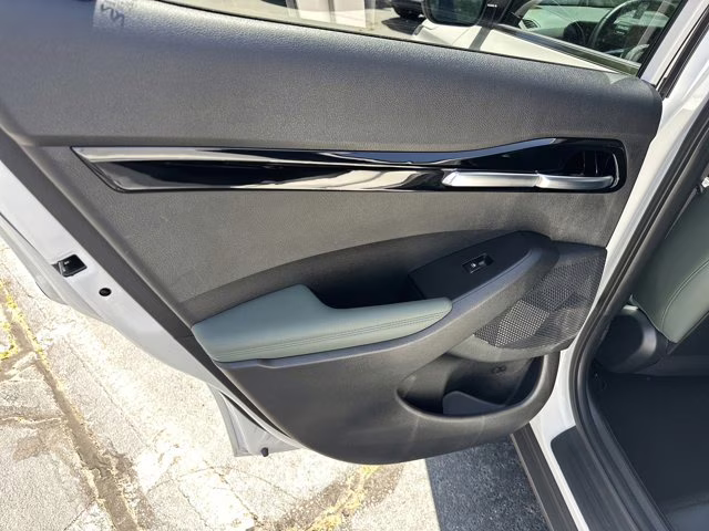 2024 Snow White Pearl Kia Seltos AWD SUV