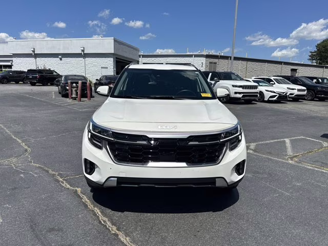 2024 Snow White Pearl Kia Seltos AWD SUV