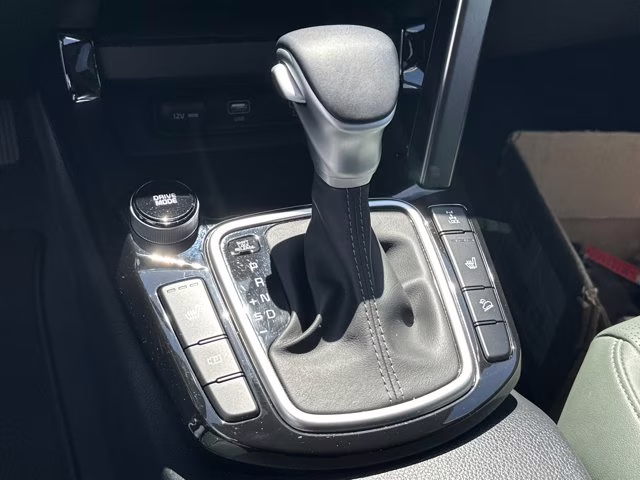 2024 Snow White Pearl Kia Seltos AWD SUV