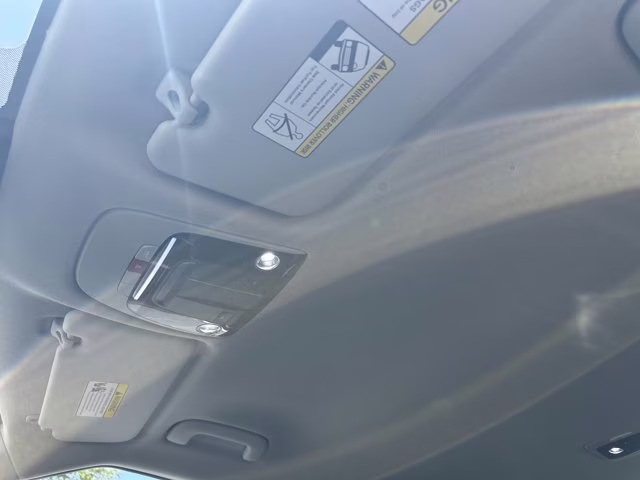 2024 Snow White Pearl Kia Seltos AWD SUV