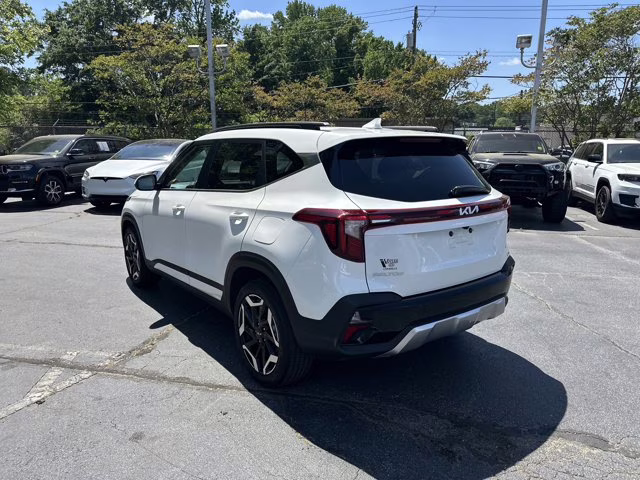 2024 Snow White Pearl Kia Seltos AWD SUV