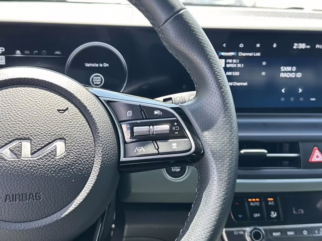 2024 Snow White Pearl Kia Seltos AWD SUV