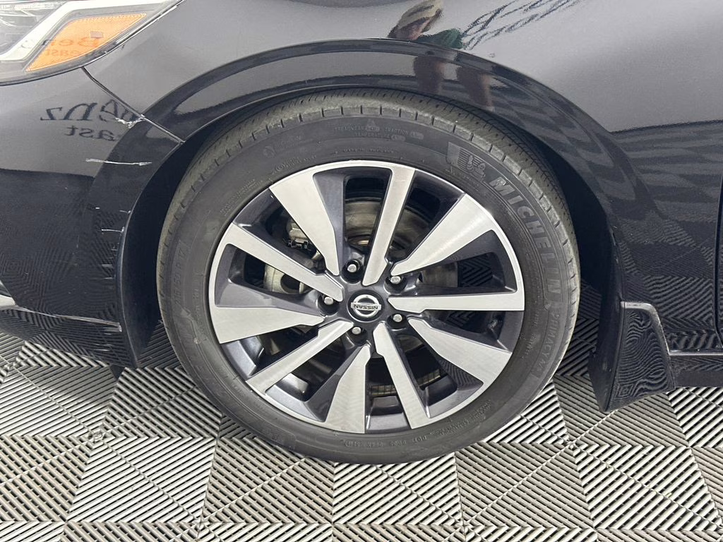 2020 Super Black Nissan Sentra SV FWD Sedan