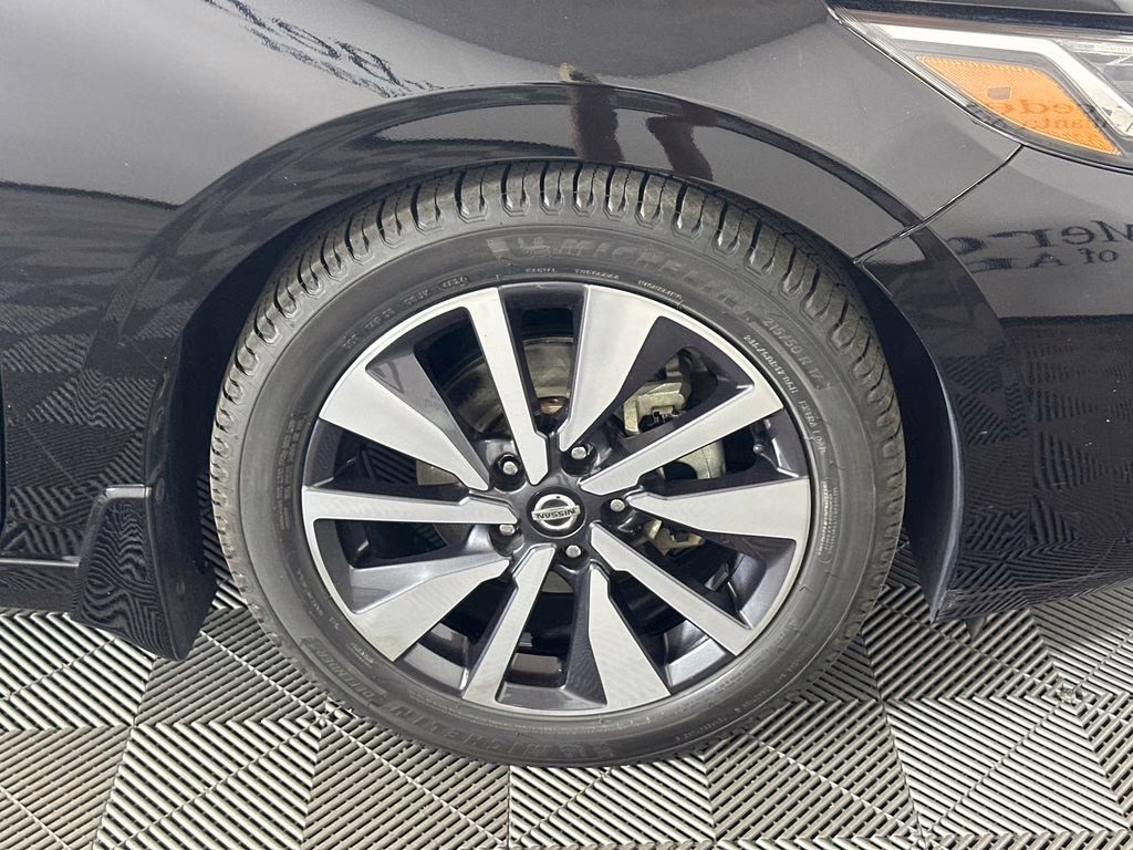 2020 Super Black Nissan Sentra SV FWD Sedan