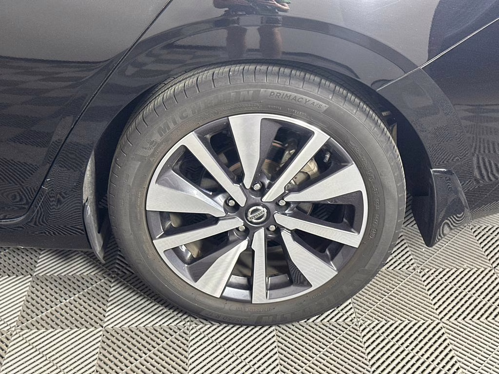 2020 Super Black Nissan Sentra SV FWD Sedan