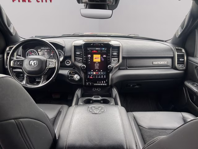 2022 Diamond Black Crystal Pearlcoat Ram 1500 Sport 4X4 Truck