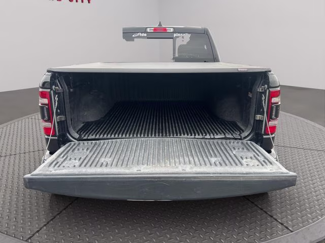 2022 Diamond Black Crystal Pearlcoat Ram 1500 Sport 4X4 Truck