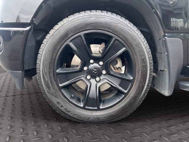 2022 Diamond Black Crystal Pearlcoat Ram 1500 Sport 4X4 Truck