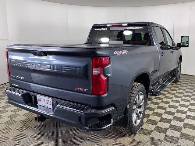 2020 Shadow Gray Metallic Chevrolet Silverado 1500 RST 4X4 Truck