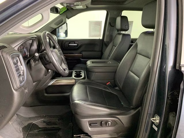 2020 Shadow Gray Metallic Chevrolet Silverado 1500 RST 4X4 Truck