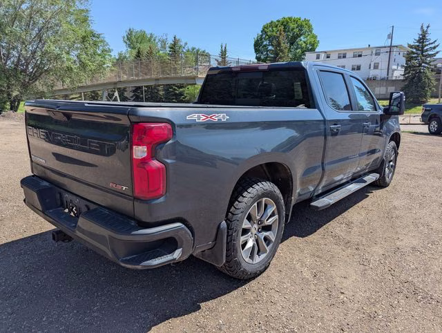 2020 Shadow Gray Metallic Chevrolet Silverado 1500 RST 4X4 Truck