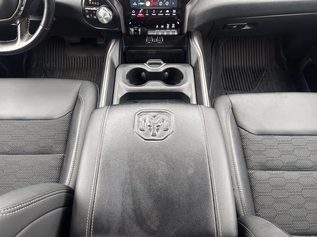 2022 Diamond Black Crystal Pearlcoat Ram 1500 Sport 4X4 Truck