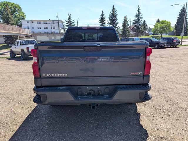 2020 Shadow Gray Metallic Chevrolet Silverado 1500 RST 4X4 Truck