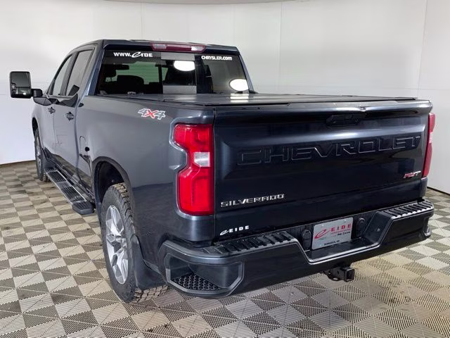 2020 Shadow Gray Metallic Chevrolet Silverado 1500 RST 4X4 Truck