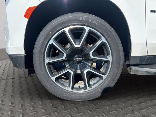 2023 Summit White Chevrolet Suburban RST 4X4 SUV