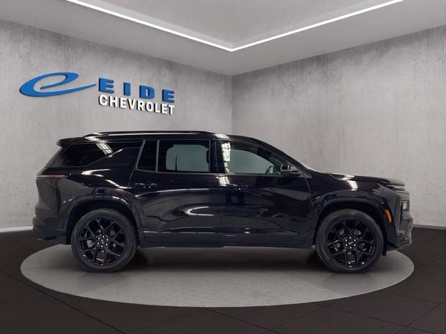 2024 Mosaic Black Metallic Chevrolet Traverse RS AWD SUV