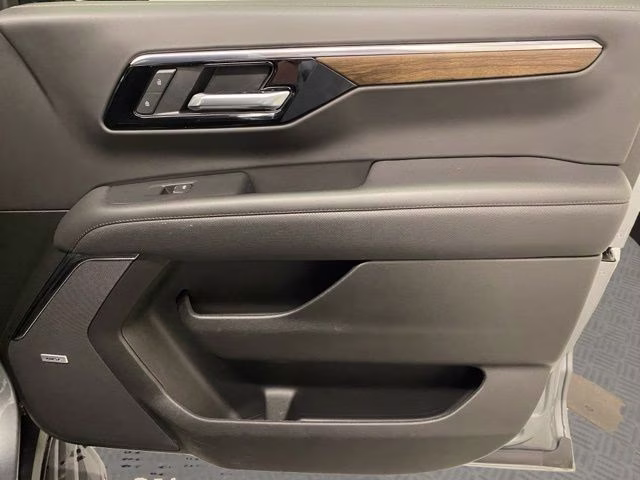 2025 Sterling Gray Metallic Chevrolet Tahoe High Country 4X4 SUV
