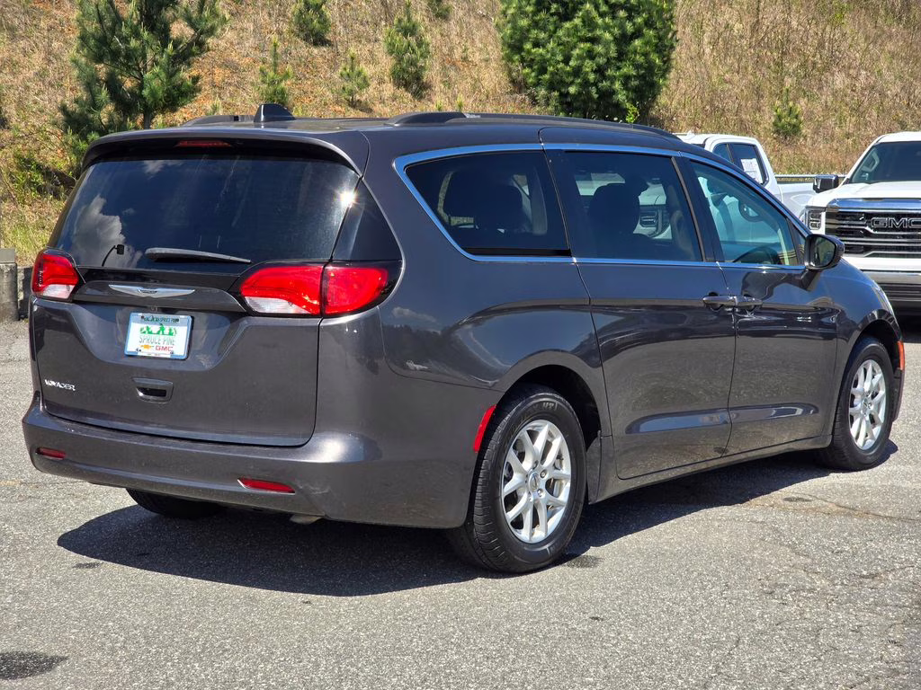 2021 Granite Crystal Metallic Clearcoat Chrysler Voyager LXI FWD Van