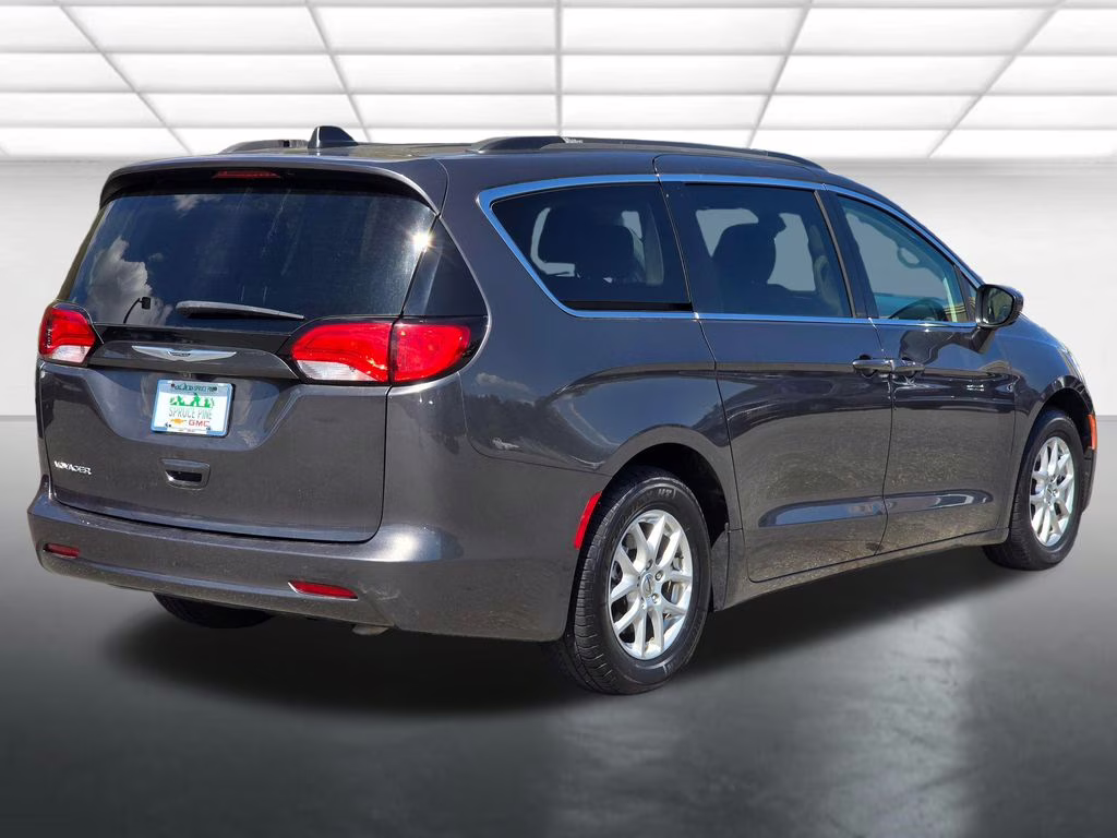 2021 Granite Crystal Metallic Clearcoat Chrysler Voyager LXI FWD Van
