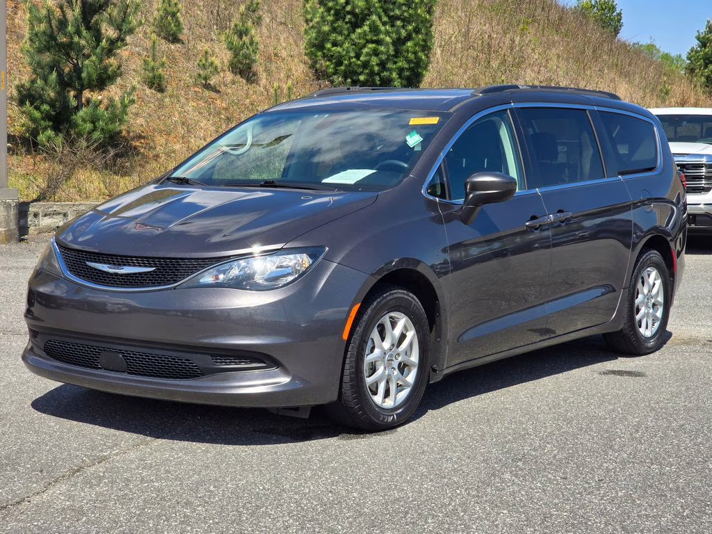 2021 Granite Crystal Metallic Clearcoat Chrysler Voyager LXI FWD Van