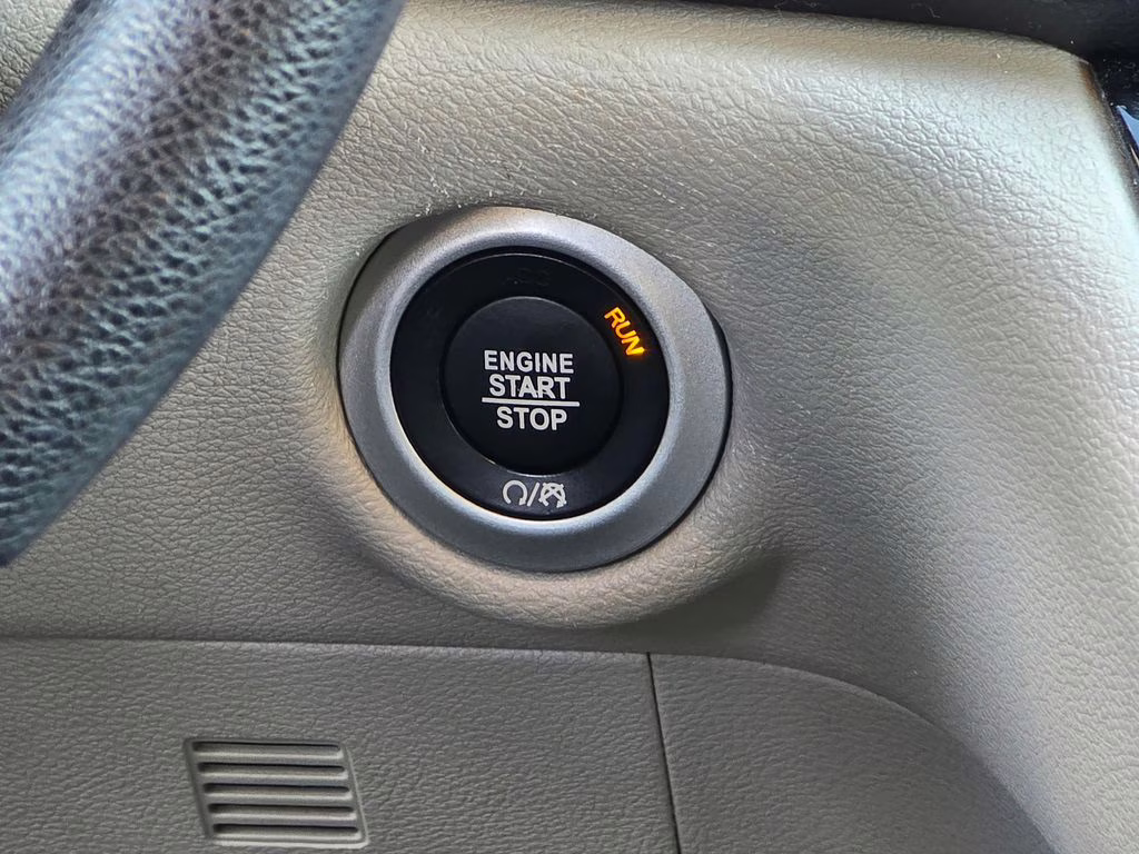 2021 Granite Crystal Metallic Clearcoat Chrysler Voyager LXI FWD Van