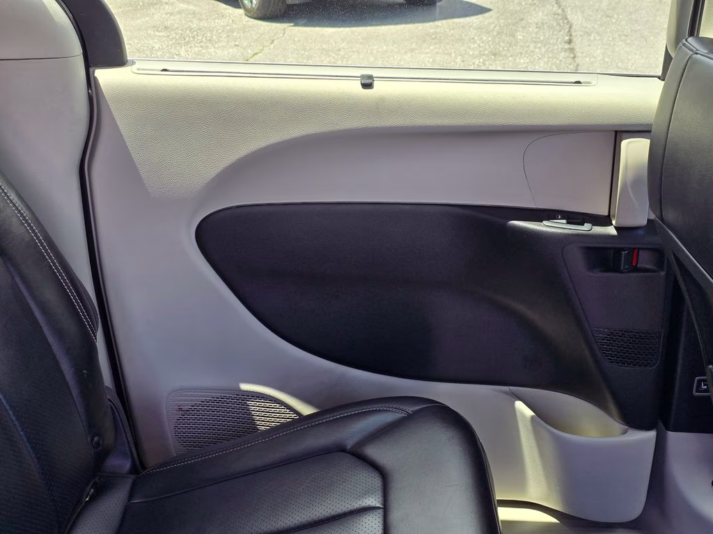 2021 Granite Crystal Metallic Clearcoat Chrysler Voyager LXI FWD Van