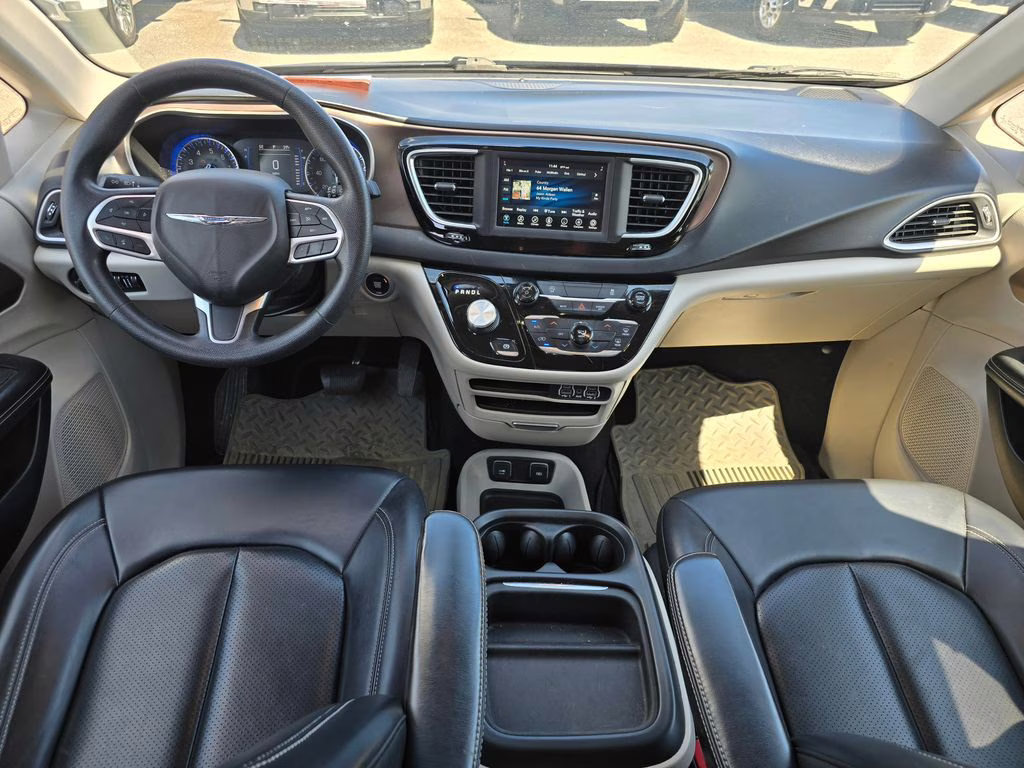 2021 Granite Crystal Metallic Clearcoat Chrysler Voyager LXI FWD Van