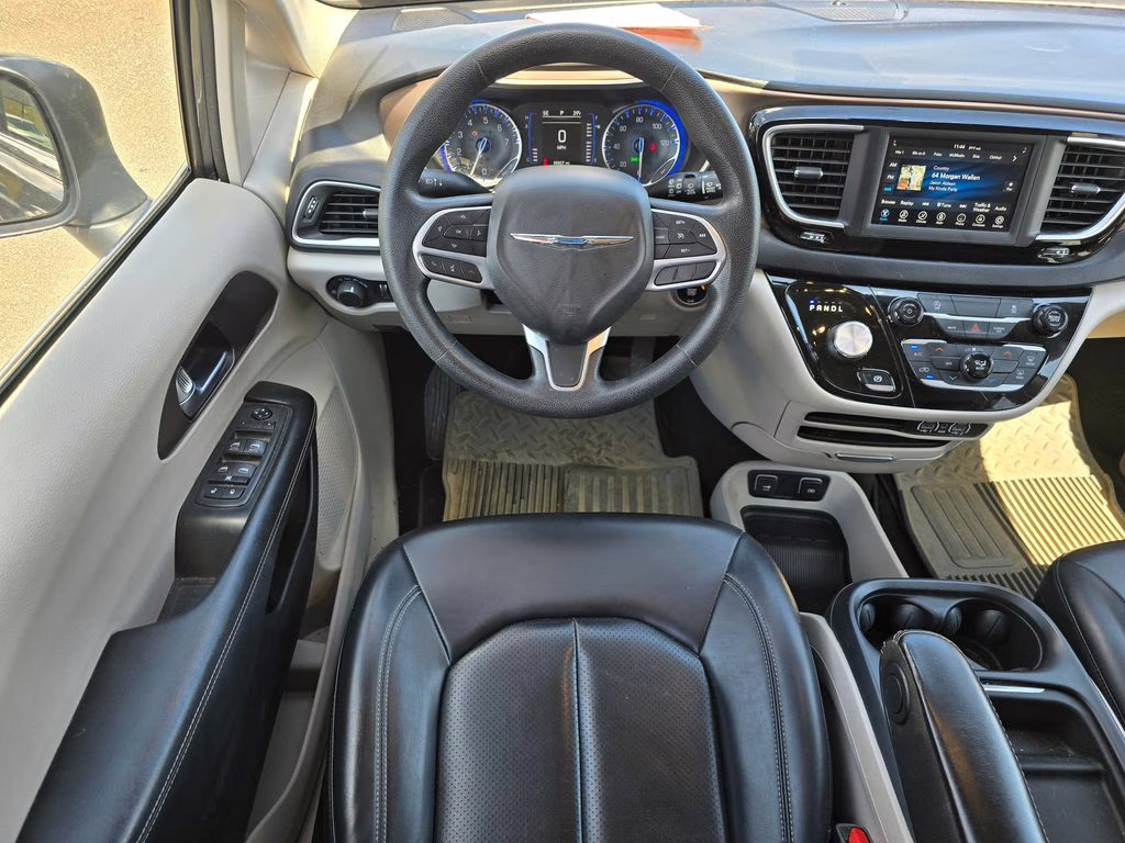 2021 Granite Crystal Metallic Clearcoat Chrysler Voyager LXI FWD Van