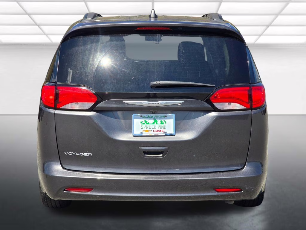 2021 Granite Crystal Metallic Clearcoat Chrysler Voyager LXI FWD Van